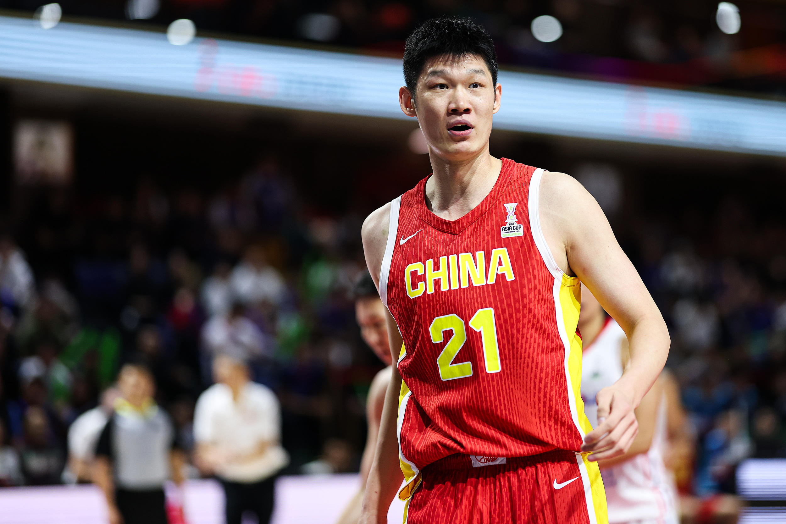 在亚洲杯所有首发球员中，胡金秋登顶投篮命中率＆两分球命中数榜单