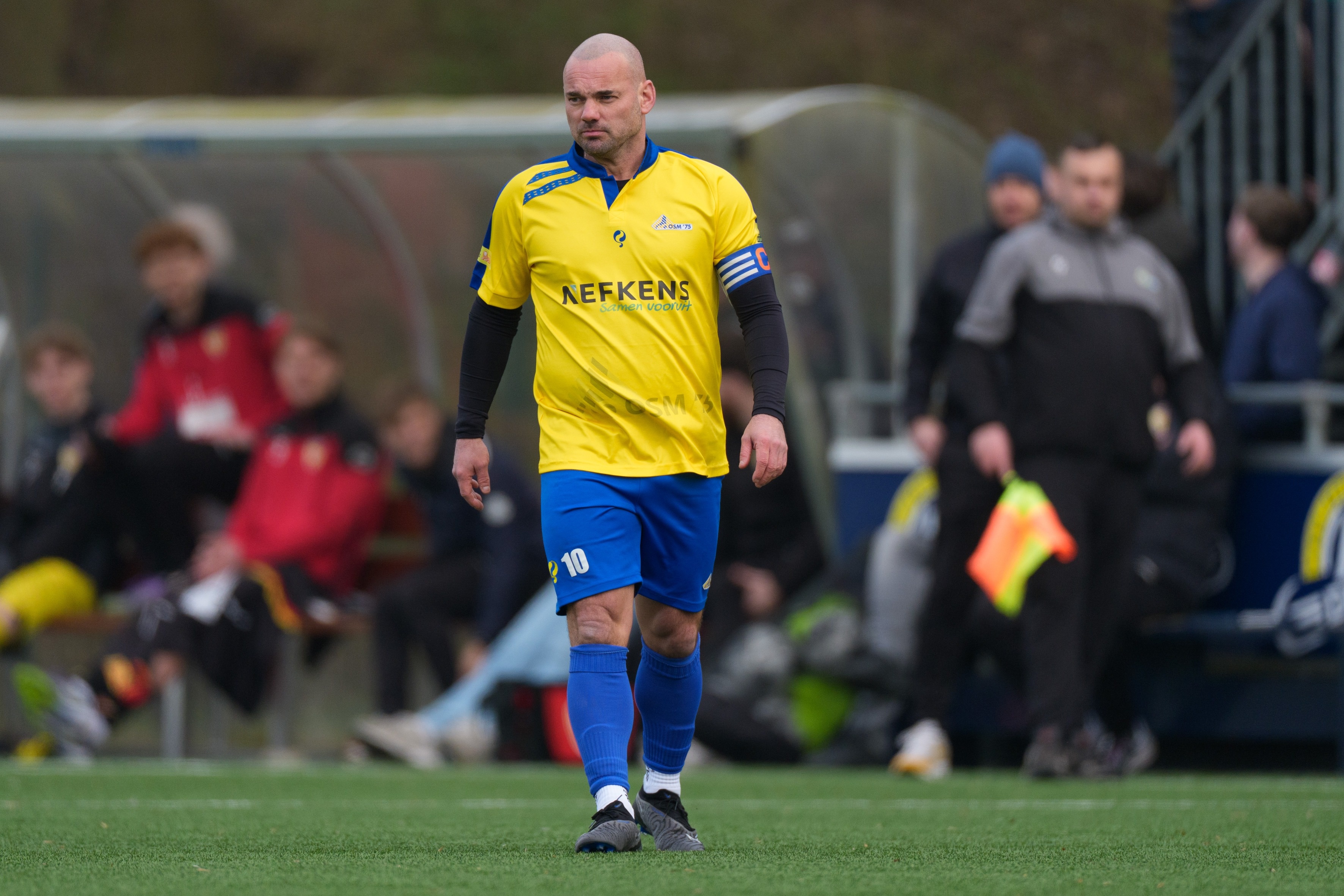 xingkongsports-斯内德在荷兰业余球队复出并替补出场20分钟：我度过了美好的时光