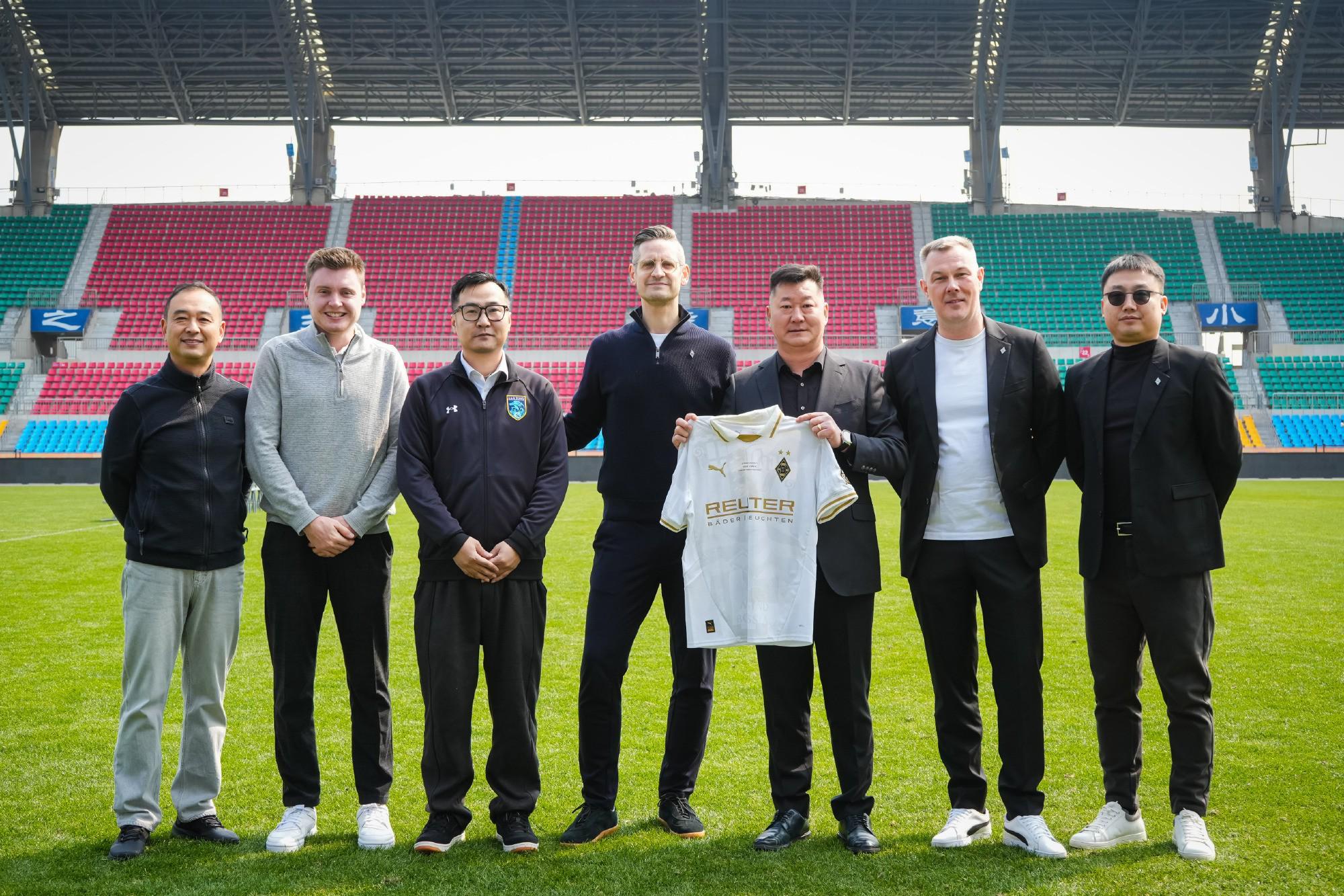 星空体育-门兴总部管理团队造访南通支云，双方就青训等展开深度探讨